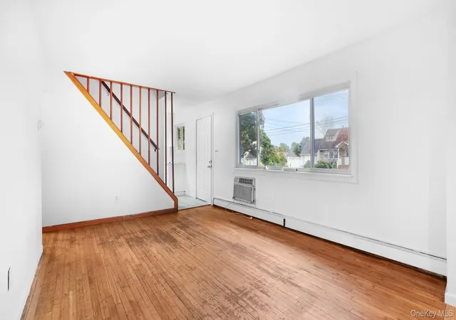 Photo 3 of Single family home for sale at 465 Clift St, Islip, NY 11722 | MLS# 1045739 | Listing updated on 2026-09-13