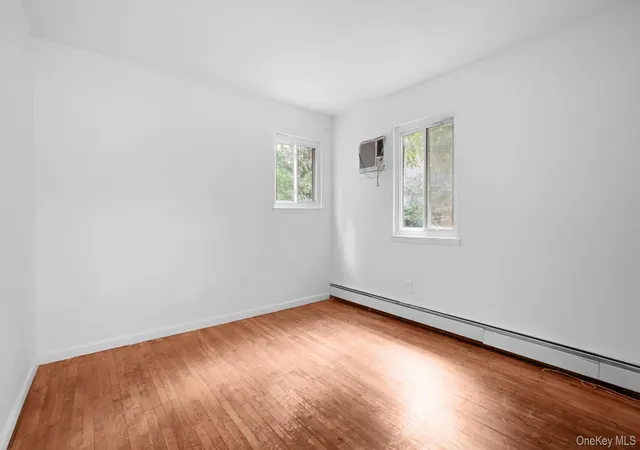 Photo 4 of Single family home for sale at 465 Clift St, Islip, NY 11722 | MLS# 1045739 | Listing updated on 2026-09-13