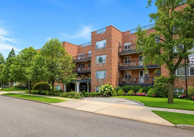Photo 3 of Condo for sale at 25 Chapel Pl #2M, North Hempstead, NY 11021 | MLS# 1045751 | Listing updated on 2026-09-20