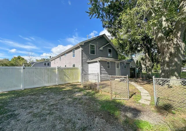 Photo 3 of Single family home for sale at 54 Oneill Ave, Islip, NY 11706 | MLS# 1045756 | Listing updated on 2026-10-06