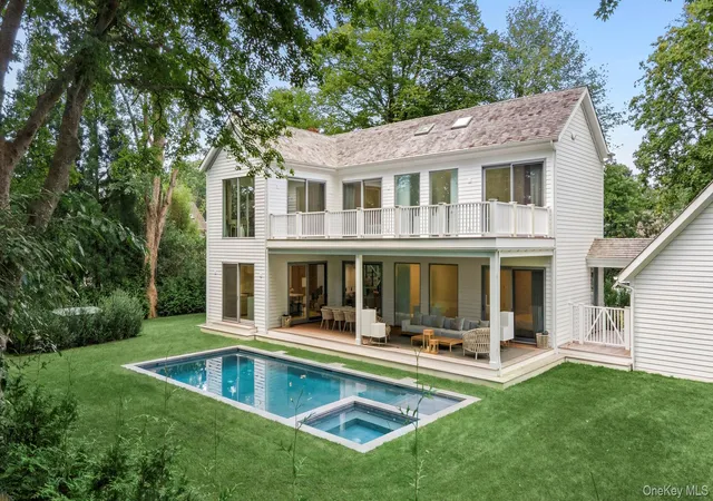 Photo 2 of Single family home for sale at 16 Gould St, East Hampton, NY 11937 | MLS# 1045758 | Listing updated on 2026-09-19