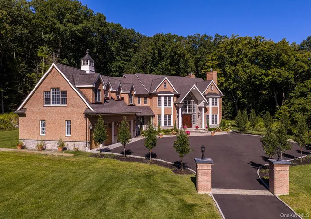 Photo 4 of Single family home for sale at 2649 Amawalk Rd, Somers, NY 10536 | MLS# 1045764 | Listing updated on 2026-10-06