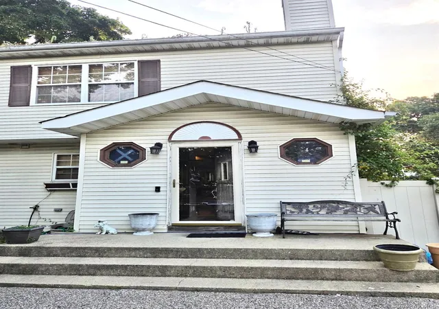 Single family home for sale at 263 N 3rd Avenue, Islip, NY 11706 | MLS# 1045766