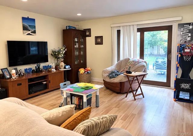 Photo 4 of Single family home for sale at 263 N 3rd Avenue, Islip, NY 11706 | MLS# 1045766 | Listing updated on 2026-09-16