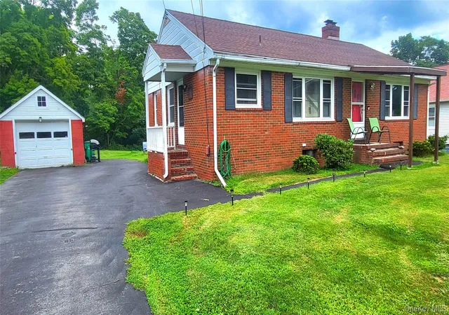 Photo 2 of Single family home for sale at 6 Bircher Ave, Hyde Park, NY 12601 | MLS# 1045768 | Listing updated on 2026-10-07