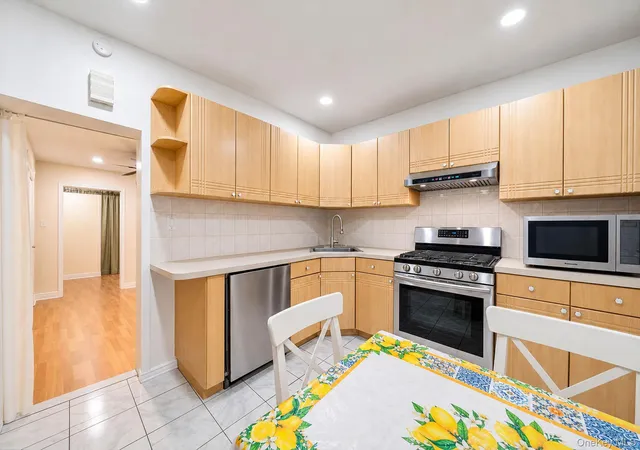 Listing Photo 5 - Condo for sale in building located at 105 Hale Ave, New York, NY 11208
