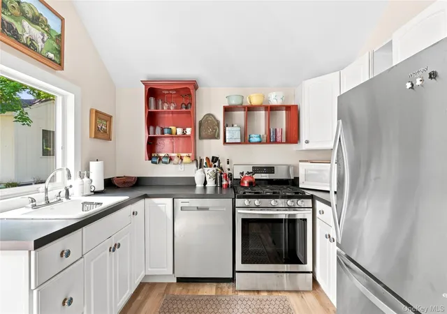 Photo 4 of Single family home for sale at 12 School St, East Hampton, NY 11937 | MLS# 1045777 | Listing updated on 2026-09-05