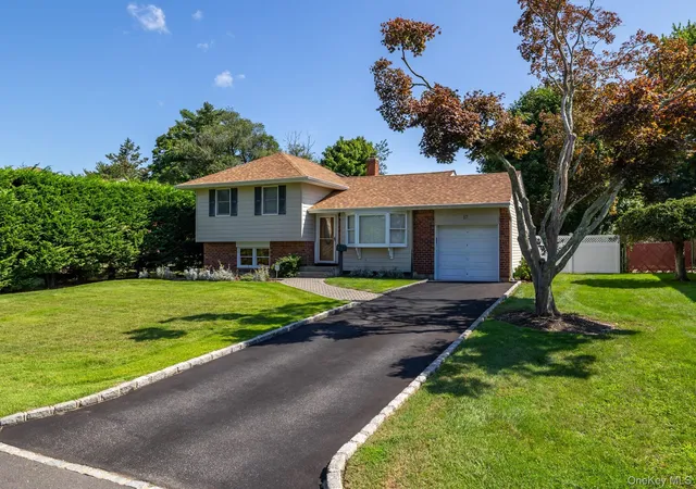 Photo 1 of Single family home for sale at 17 Keswick Dr, Islip, NY 11730 | MLS# 1045809 | Listing updated on 2026-10-20