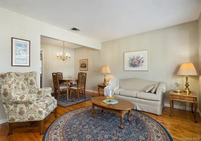 Photo 4 of Single family home for sale at 17 Keswick Dr, Islip, NY 11730 | MLS# 1045809 | Listing updated on 2026-10-20
