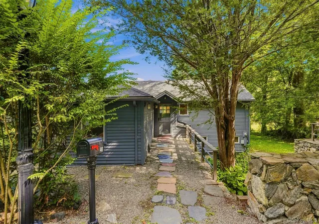 Photo 1 of Single family home for sale at 44 Cayuga Rd, Putnam Valley, NY 10579 | MLS# 1045821 | Listing updated on 2026-09-20