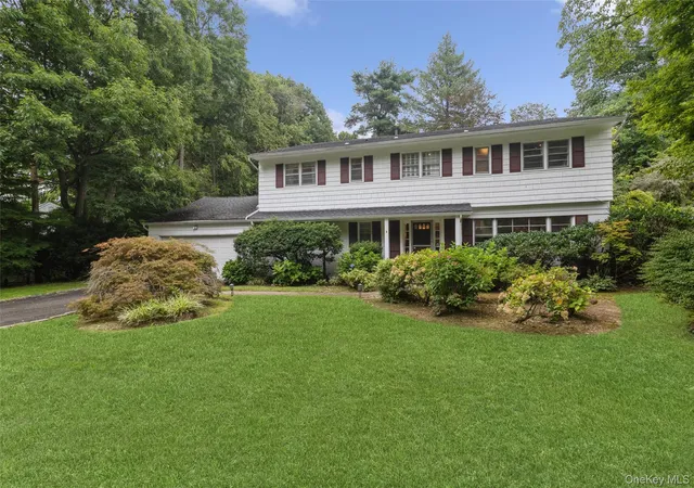 Photo 1 of Single family home for sale at 5 Hemlock Dr, North Hempstead, NY 11576 | MLS# 1045826 | Listing updated on 2026-09-20