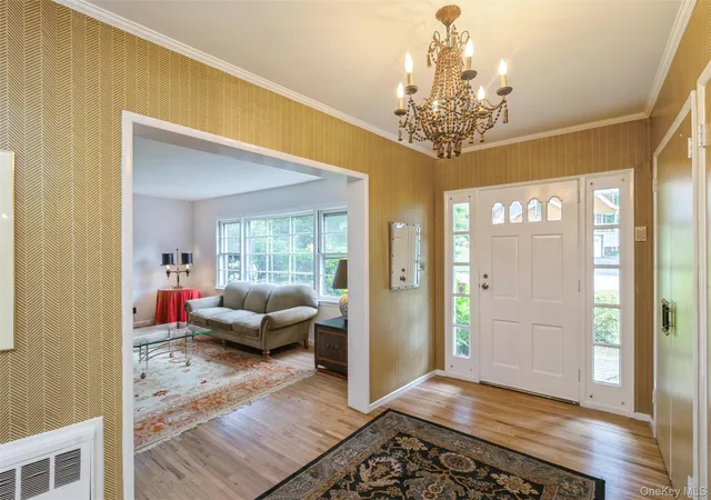 Photo 3 of Single family home for sale at 5 Hemlock Dr, North Hempstead, NY 11576 | MLS# 1045826 | Listing updated on 2026-09-20