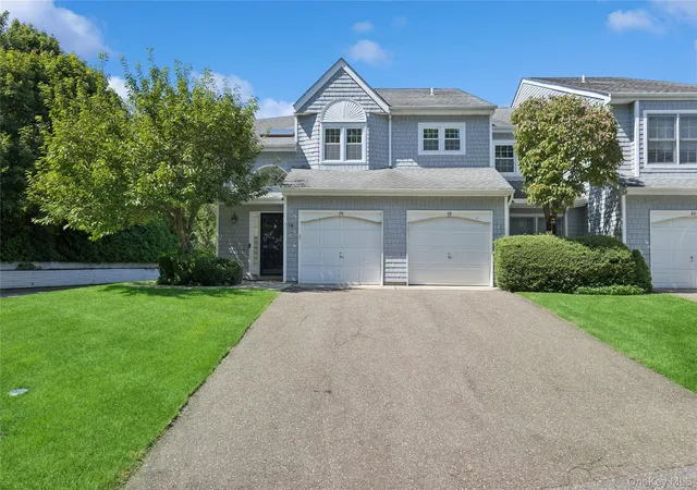 Condo for sale at 79 Lakebridge Dr S, Smithtown, NY 11754 | MLS# 1045827