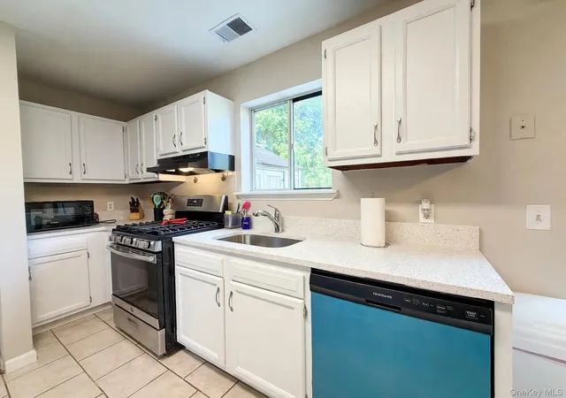 Photo 4 of Condo for sale at 276 Temple Hl Rd #706, New Windsor, NY 12553 | MLS# 1045841 | Listing updated on 2026-10-04
