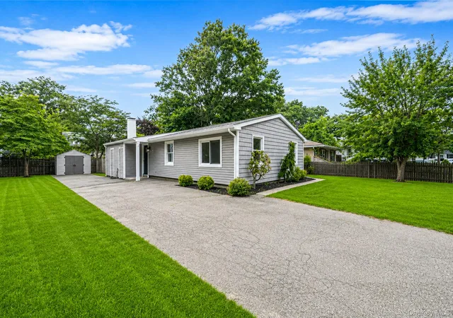 Photo 3 of Sale Pending at 28 Ashwood Dr, Brookhaven, NY 11967 | MLS# 1045852 | Listing updated on 2026-10-08
