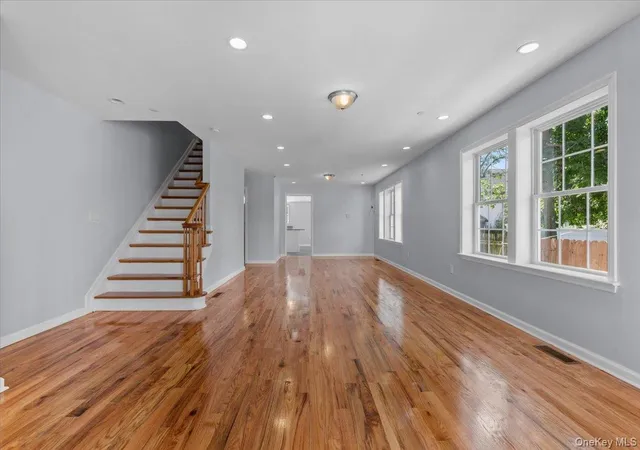 Photo 3 of Single family home for sale at 911 Hicksville Rd, New York, NY 11691 | MLS# 1045877 | Listing updated on 2026-09-03