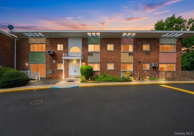 Photo 1 of Condo for sale at 263 N Newbridge Rd, Hempstead, NY 11756 | MLS# 1045880 | Listing updated on 2026-09-05