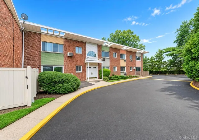 Photo 2 of Condo for sale at 263 N Newbridge Rd, Hempstead, NY 11756 | MLS# 1045880 | Listing updated on 2026-09-05