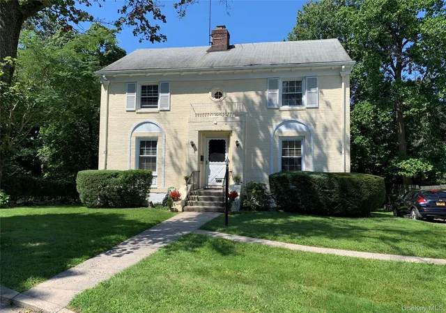 Photo 2 of Single family home for sale at 20 Elaine Ter, Yonkers, NY 10701 | MLS# 1045881 | Listing updated on 2026-09-08