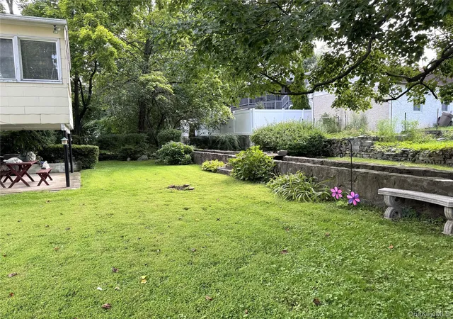 Photo 3 of Single family home for sale at 20 Elaine Ter, Yonkers, NY 10701 | MLS# 1045881 | Listing updated on 2026-09-30