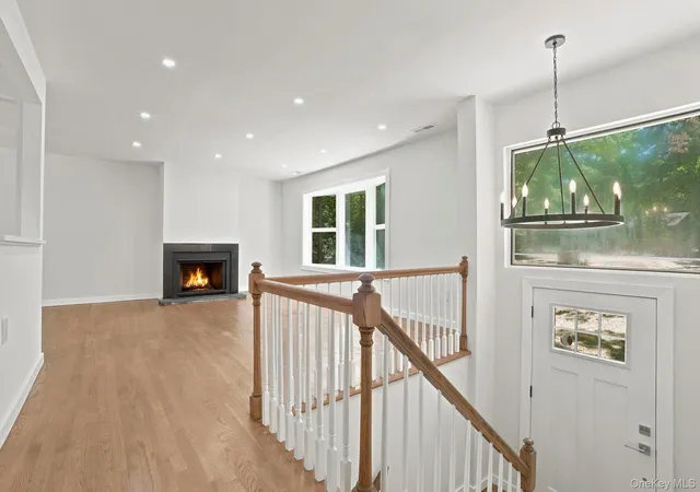 Photo 3 of Single family home for sale at 6 Vanessa Ln, Hyde Park, NY 12580 | MLS# 1045888 | Listing updated on 2026-10-06