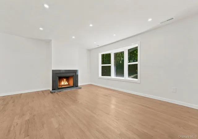 Photo 4 of Single family home for sale at 6 Vanessa Ln, Hyde Park, NY 12580 | MLS# 1045888 | Listing updated on 2026-10-06