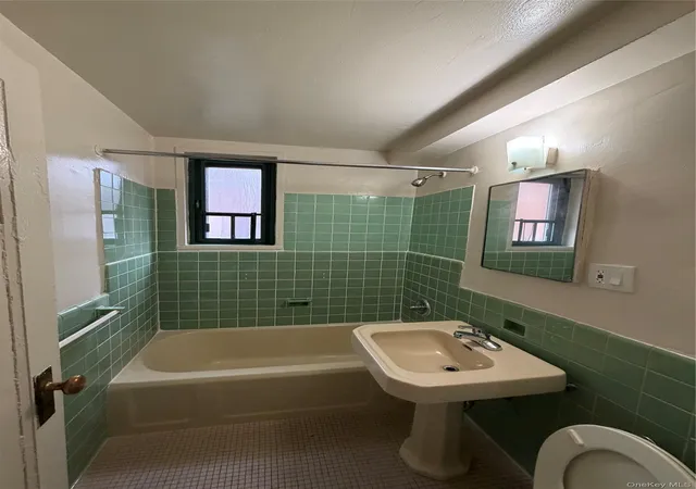 Photo 4 of Condo for sale at 20 Metropolitan Oval #5E, New York, NY 10462 | MLS# 1045892 | Listing updated on 2026-09-03