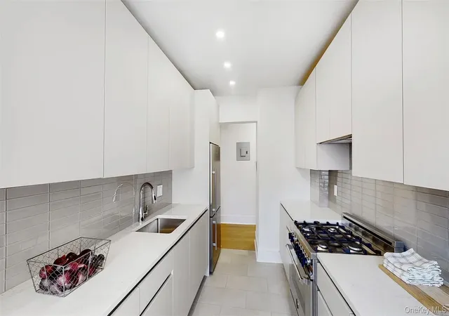 Photo 4 of Condo for sale at 148-09 Northern Blvd #5K, New York, NY 11354 | MLS# 1045899 | Listing updated on 2026-09-06