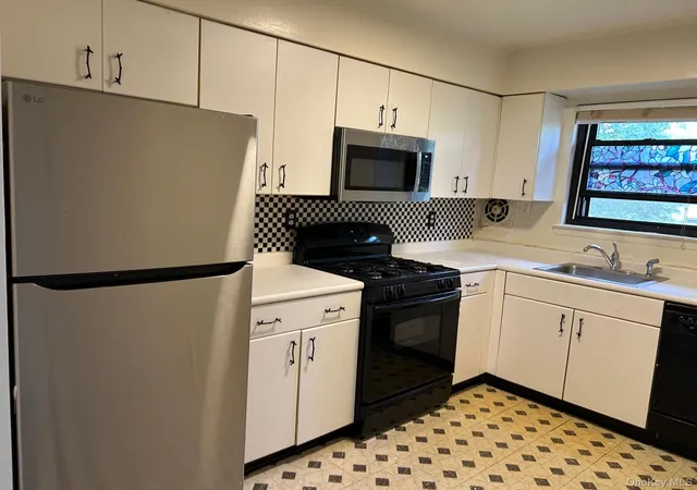 Photo 3 of House for sale at 220 Sneden Pl #220, Ramapo, NY 10977 | MLS# 1045902 | Listing updated on 2026-10-20