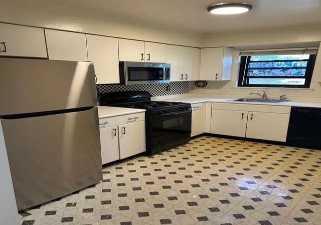 Photo 4 of House for sale at 220 Sneden Pl #220, Ramapo, NY 10977 | MLS# 1045902 | Listing updated on 2026-10-20