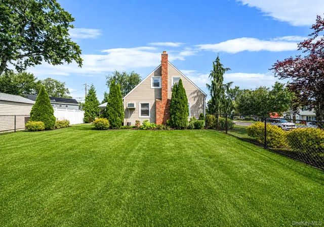 Photo 4 of Sale Pending at 96 Slate Ln, Hempstead, NY 11756 | MLS# 1045916 | Listing updated on 2026-09-18