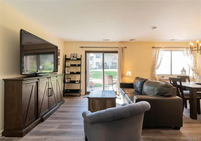 Photo 4 of Condo for sale at 6 Knights Brg #B, Poughkeepsie, NY 12603 | MLS# 1045920 | Listing updated on 2026-09-17