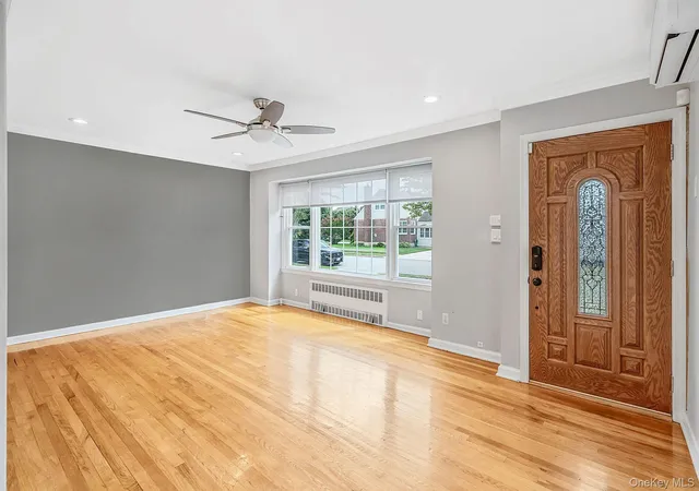 Photo 3 of Single family home for sale at 190 Albertson Pl, Hempstead, NY 11501 | MLS# 1045924 | Listing updated on 2026-09-05