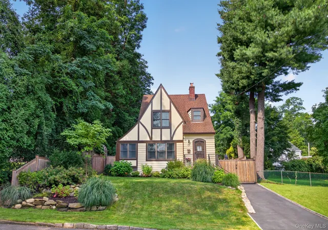 Photo 1 of Single family home for sale at 14 S Longfellow St, Greenburgh, NY 10530 | MLS# 1045927 | Listing updated on 2026-09-18