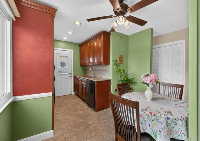 Photo 3 of Sale Pending at 154 Park Ln, Oyster Bay, NY 11758 | MLS# 1045932 | Listing updated on 2026-09-25