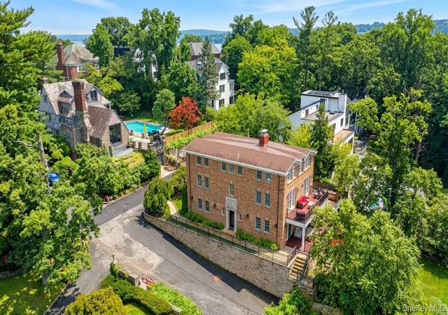 Photo 2 of Single family home for sale at 3061 Scenic Pl, New York, NY 10463 | MLS# 1045933 | Listing updated on 2026-09-03
