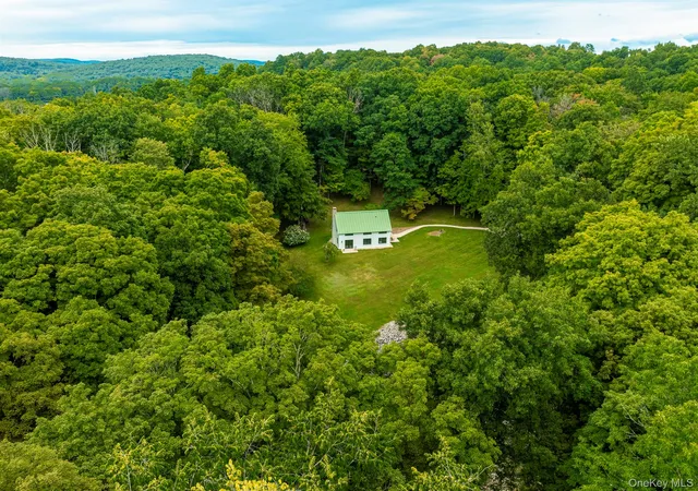 Photo 4 of Single family home for sale at 8 Old N Anson Way, Stanford, NY 12581 | MLS# 1045934 | Listing updated on 2026-09-22