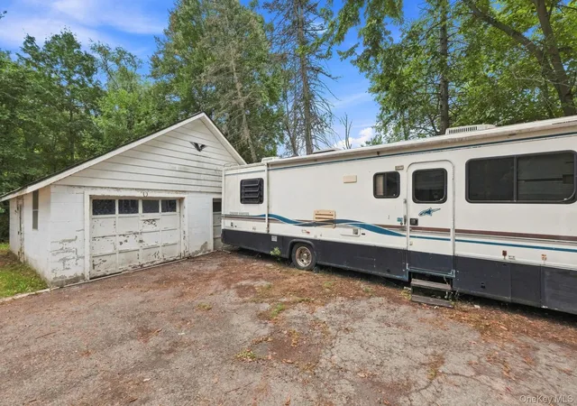 Photo 3 of Single family home for sale at 395 Route 17k, Crawford, NY 12721 | MLS# 1045936 | Listing updated on 2026-09-04