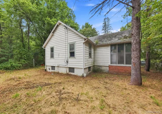 Photo 4 of Single family home for sale at 395 Route 17k, Crawford, NY 12721 | MLS# 1045936 | Listing updated on 2026-09-04