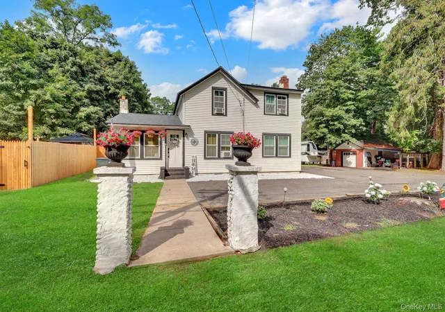 Photo 2 of Single family home for sale at 7 Mooney Pond Rd, Brookhaven, NY 11727 | MLS# 1045948 | Listing updated on 2026-09-06