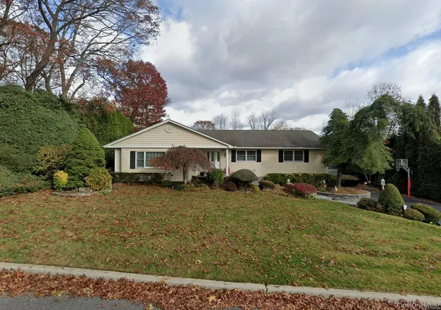 Photo 1 of Single family home for sale at 20 High Ridge Rd, Oyster Bay, NY 11803 | MLS# 1045963 | Listing updated on 2026-09-07