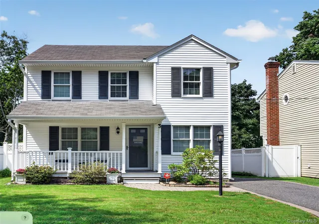 Photo 1 of Single family home for sale at 3 Elm Rd, Brookhaven, NY 11778 | MLS# 1045975 | Listing updated on 2026-09-13
