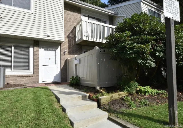 Photo 1 of Condo for sale at 211 Springmeadow Dr #J, Islip, NY 11741 | MLS# 1045986 | Listing updated on 2026-09-27