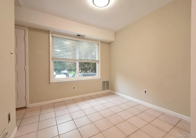 Photo 3 of Condo for sale at 211 Springmeadow Dr #J, Islip, NY 11741 | MLS# 1045986 | Listing updated on 2026-09-27