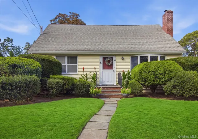 Photo 1 of Sale Pending at 27 E 17th Street, Huntington, NY 11746 | MLS# 1045987 | Listing updated on 2026-09-28
