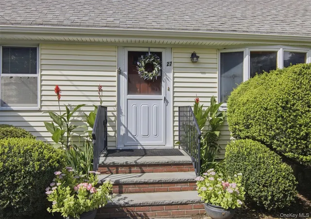 Photo 2 of Sale Pending at 27 E 17th Street, Huntington, NY 11746 | MLS# 1045987 | Listing updated on 2026-09-28