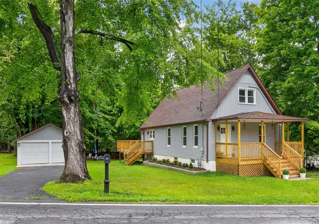 Photo 3 of Single family home for sale at 95 Silver Lake Sctn Rd, Middletown, NY 10940 | MLS# 1046001 | Listing updated on 2026-09-23