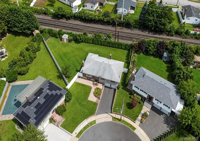 Photo 2 of Single family home for sale at 12 Hilton Ct, Oyster Bay, NY 11801 | MLS# 1046035 | Listing updated on 2026-09-06