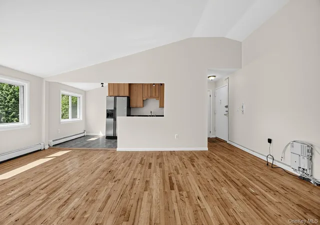 Photo 3 of Condo for sale at 828 Pelhamdale Ave #4L, New Rochelle, NY 10801 | MLS# 1046048 | Listing updated on 2026-09-23