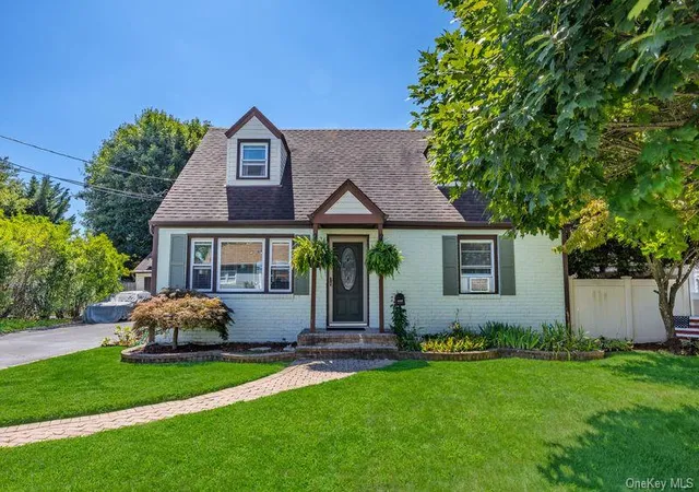 Photo 1 of Sale Pending at 22 Maple Dr, Babylon, NY 11701 | MLS# 1046083 | Listing updated on 2026-10-02